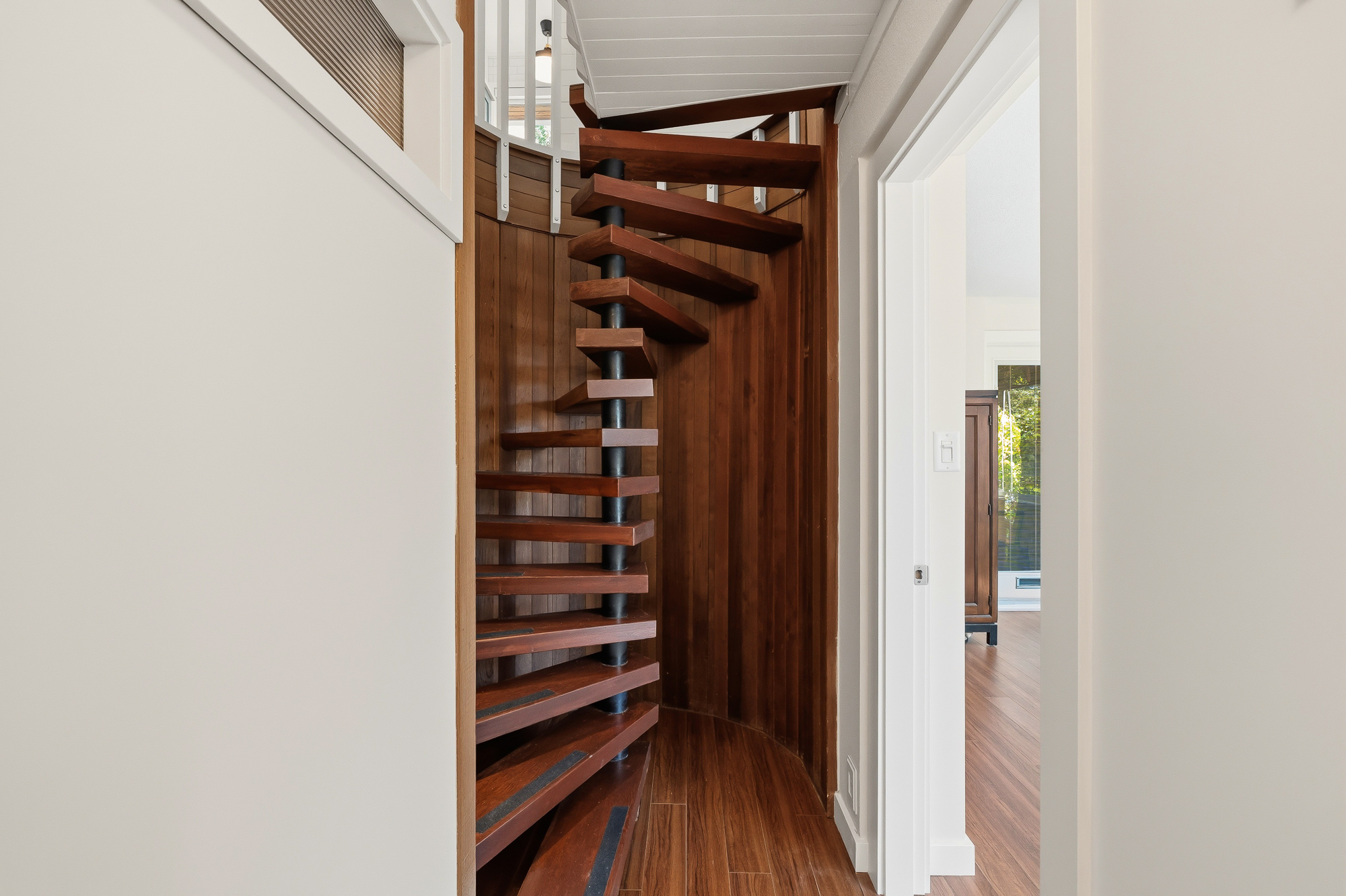 6577 Marine Drive